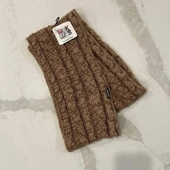Muk Luks NWT Cable Knit Infinity Scarf Almond/Brown Cozycore Christmas Gift - Picture 1 of 4
